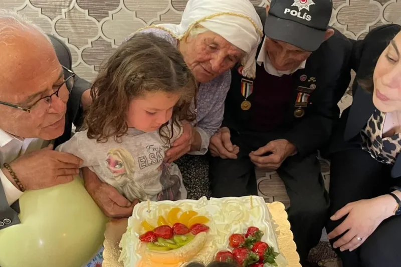 95 yaşındaki Kore Gazisine doğum günü sürprizi