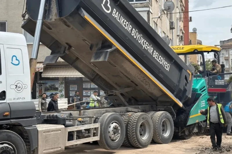 Balıkesir Büyükşehir’den Erdek’e özel mesai