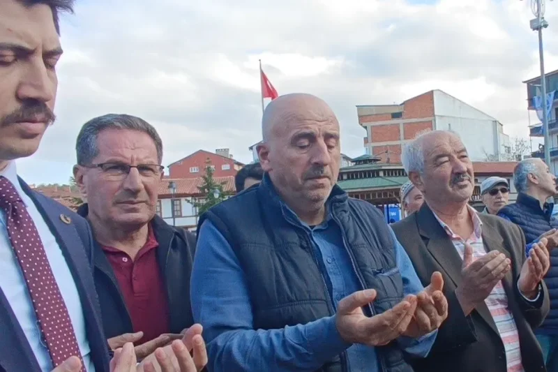 Bilecik Pazaryeri’nde hacı adayları uğurlandı