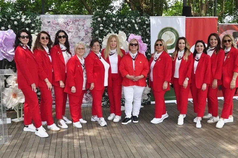 Bursa annelerden Anneler Günü defilesi