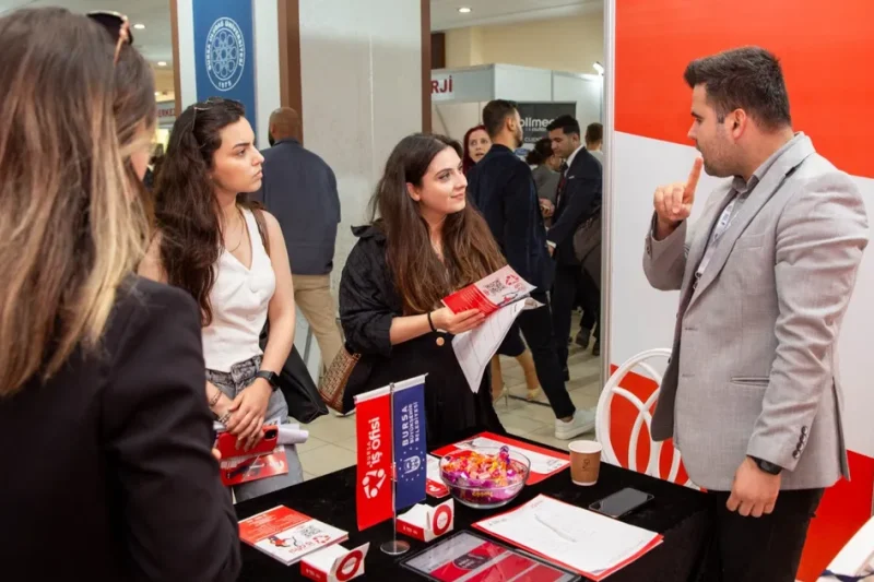 Bursa Büyükşehir, kariyerde gençlerin yanında