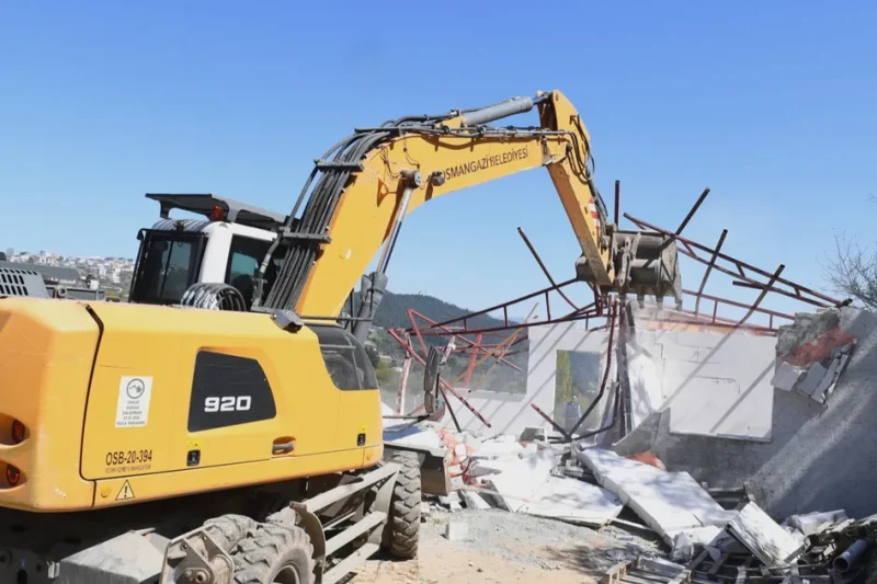 Bursa Osmangazi’de 25 kaçak yapı yıkıldı!