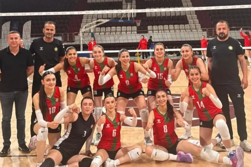 DBB Genç Kadınlar Voleybol Takımı Türkiye Şampiyonası’na galibiyetle başladı