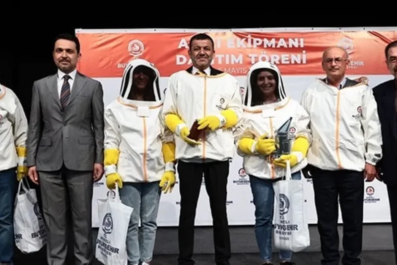 Denizli Büyükşehir’den arıcılığa altın dokunuş