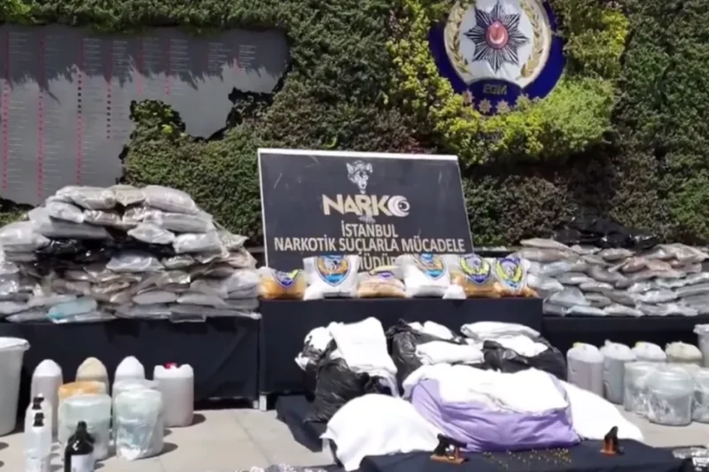 İstanbul’da zehir tacirlerine büyük darbe!