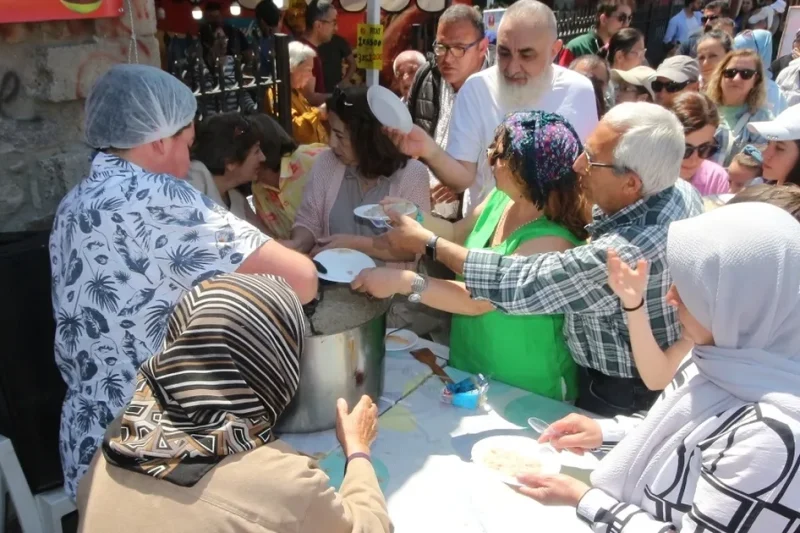 İzmir Karşıyaka’da Amasyalılar rüzgarı esti