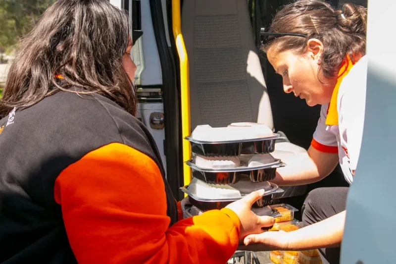 İzmir’de taziye evlerine yemek hizmetine başladı