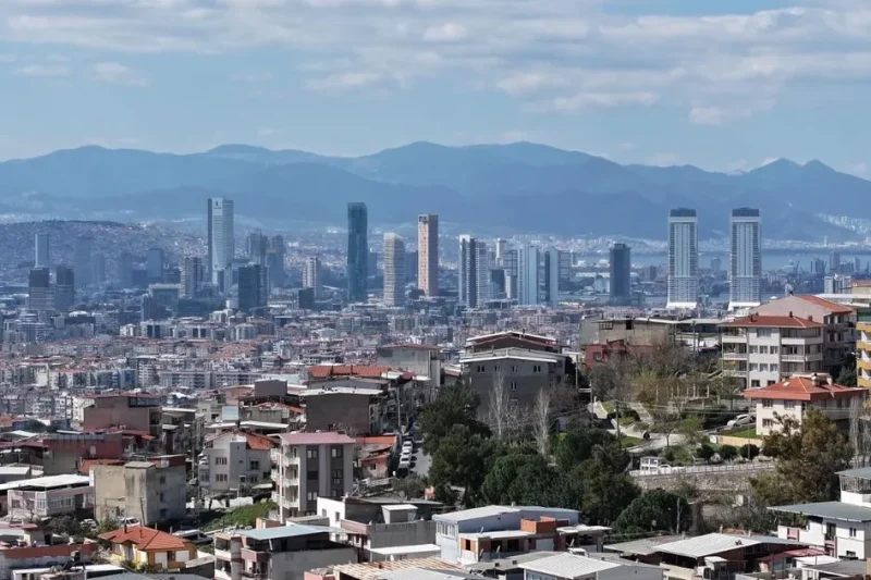 İzmir’in deprem ve heyelan riski araştırılıyor