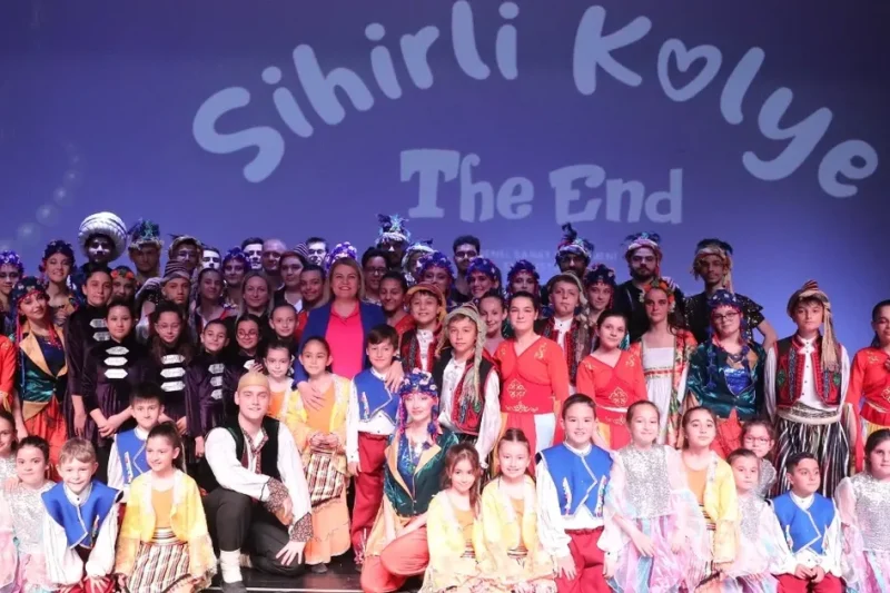 İzmit Belediyesi Sanat Akademisi’nin yıldızları “Sihirli Kolye” ile parladı