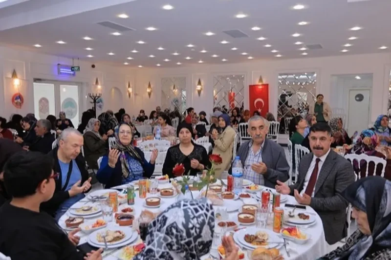 Kayseri Büyükşehir şehit ve gazi annelerini ağırladı