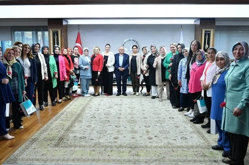 Kayseri Büyükşehir’den kadın muhtarlara Anneler Günü toplantısı
