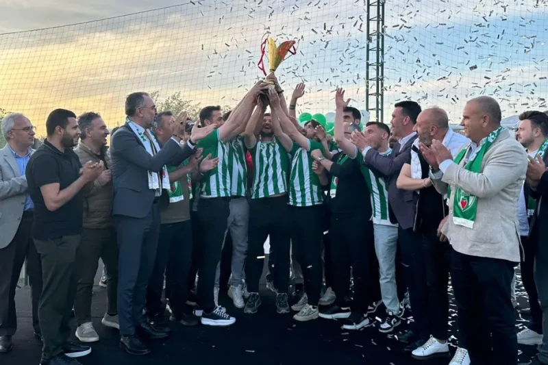 Kestel’de birliktelik, şampiyonluk getirdi!
