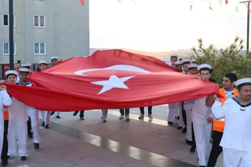Kocaeli Çayırova’nın özel askerlerine kına gecesi