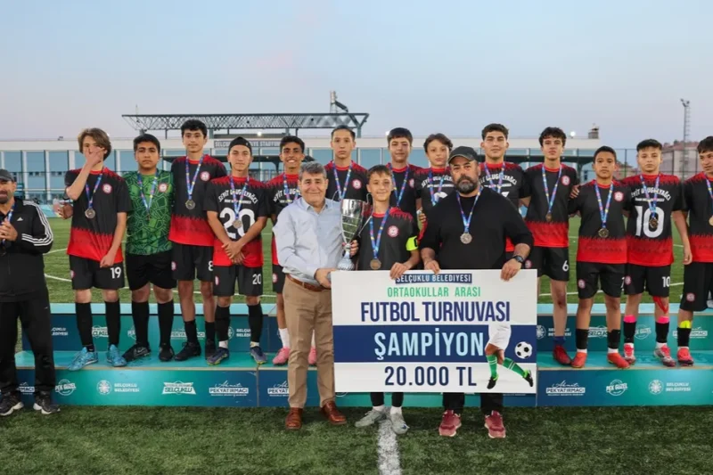 Konya Selçuklu’da ortaokulların futbol heyecanı