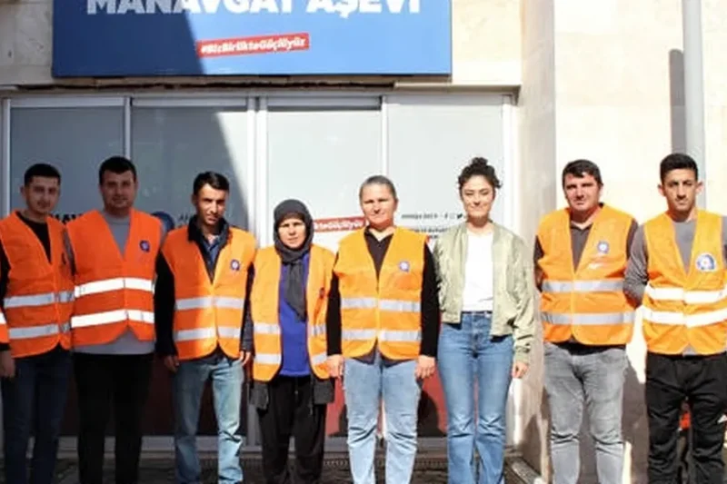 Manavgat Aşevi ihtiyaç sahiplerinin yanında!