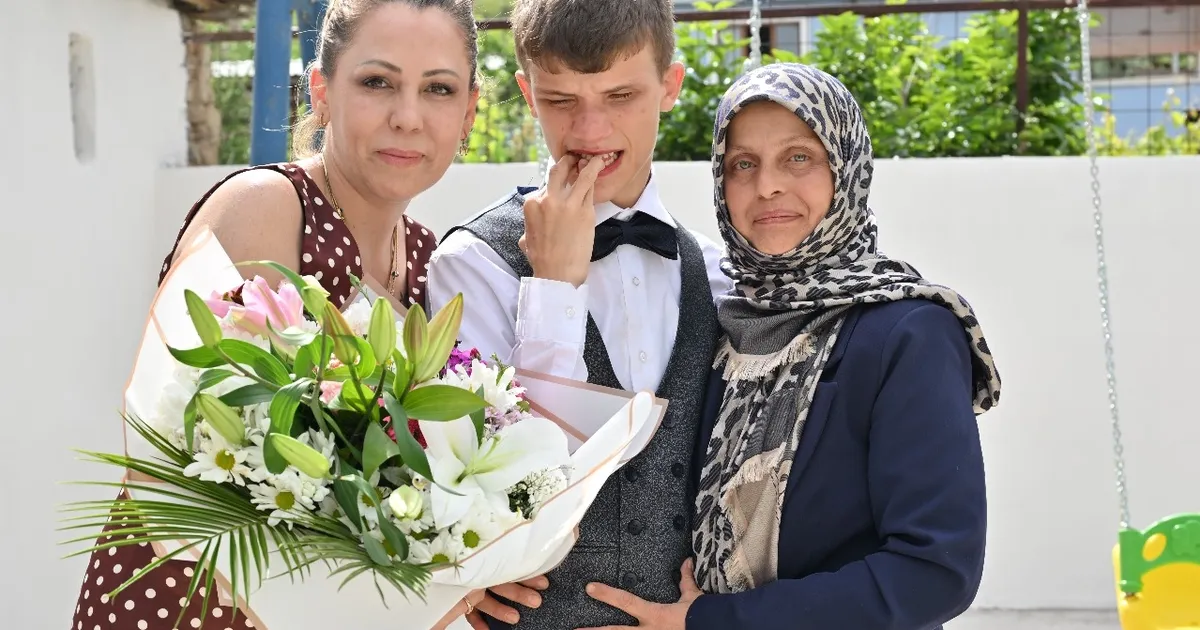manisada-anneler-gununde-mutlu-eden-destek-TyN3RjrF.webp
