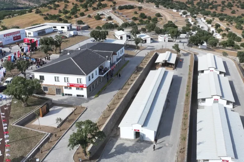 Manisa’da sokak hayvanları için Hayvan Yaşam Merkezi hizmete açıldı