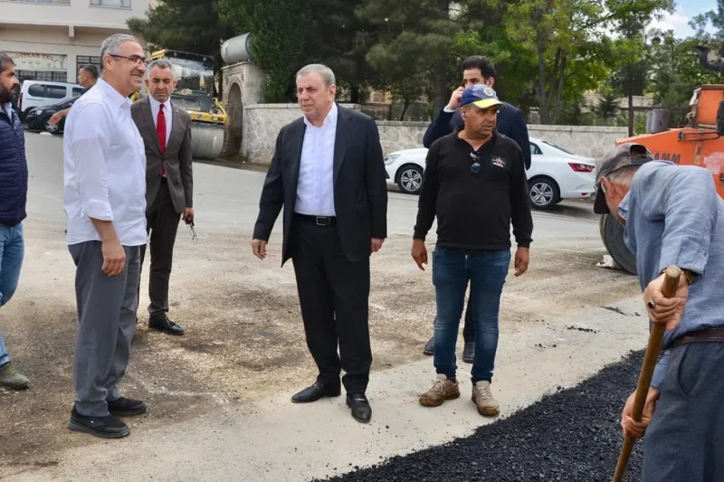 Mardin’de Başkan Şahin’den asfalt çalışmalarına yakın mercek