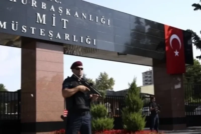 MİT suçüstü yakaladı! Sahte baz istasyonu kurmaya çalıştılar