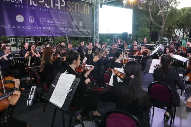 Muğla korolar şenliği görkemli bir açılışla başladı