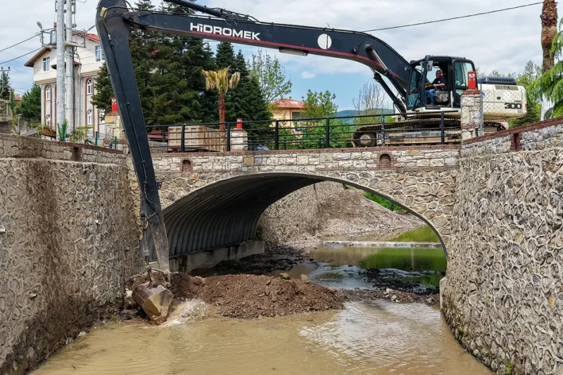 Sakarya Hendek’te dere ıslah çalışmaları tamamlandı