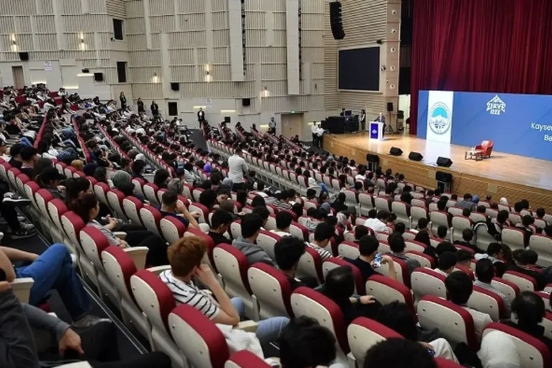 “Zirve IEEE”ye Büyükkılıç imzası
