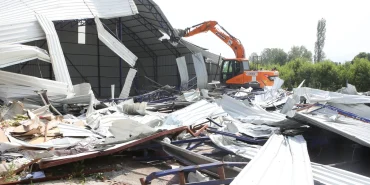 Bursa Nilüfer’de kaçak iş yeri yıkıldı