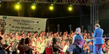 Hatay'da çocuklar ve gençler 'Yeni Yaşamın Filizleri' ile müzikle buluştu