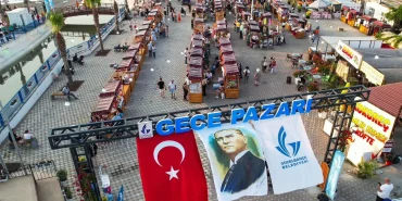 İzmir Güzelbahçe Gece Pazarı yenilenen yüzüyle açıldı