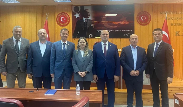Edirne'de AK Parti İl Genel Meclisi Üyeleri'nden CHP'lilere 'yol' açıklaması
