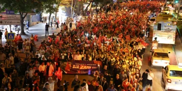 Bursa’da coşku fener alayı ve Göksel konseriyle taçlandı