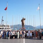 Yüzme öğrenen kadınlar Marmaris’te denizle buluştu